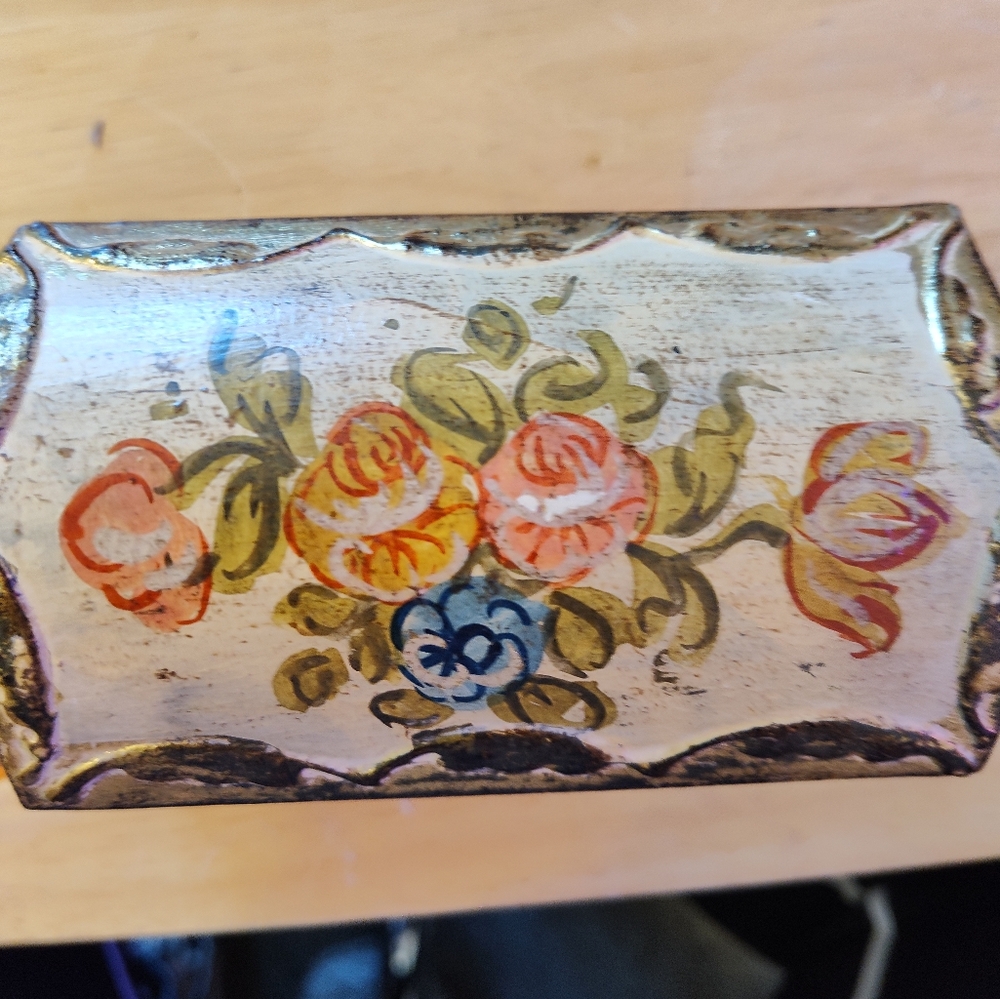 Vintage Florentia hand painted trinket box EUC.